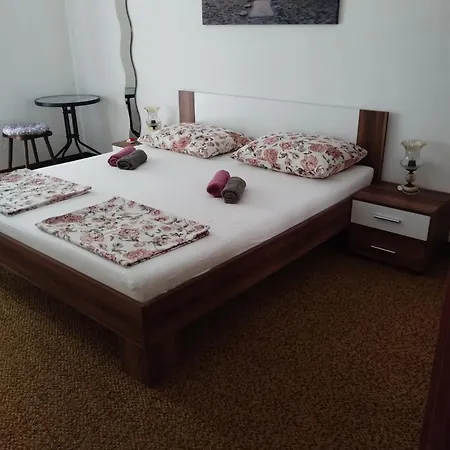 בית נופש Lulu *